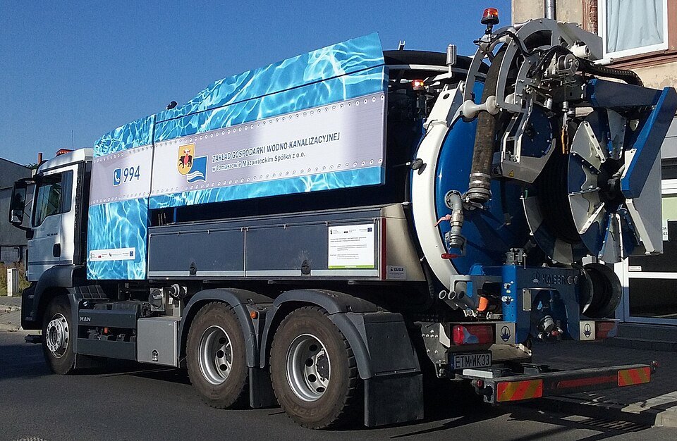 Vacuum tanker truck for rain and flood water removal